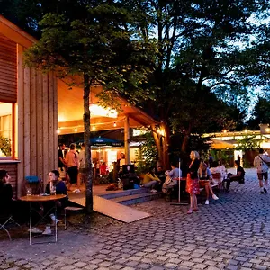 The Tent - Youth Only - Buchung Leider Nur Bis 30 Jahre Moeglich! Ostello Monaco di Baviera